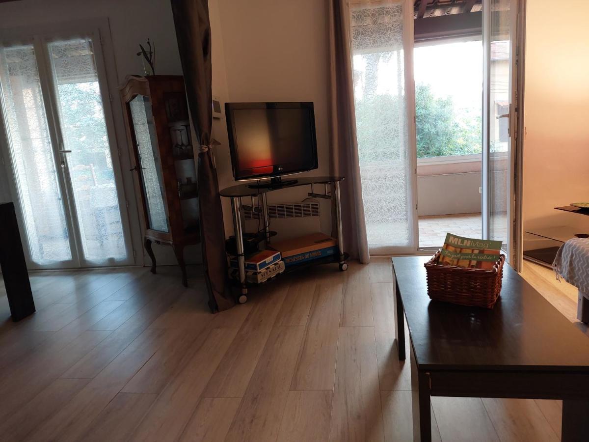 Home Tranquille Dans La Cite Du Mimosa - 2 Etoiles - Axelle Loc'Appart ماندوليو لا نابول المظهر الخارجي الصورة
