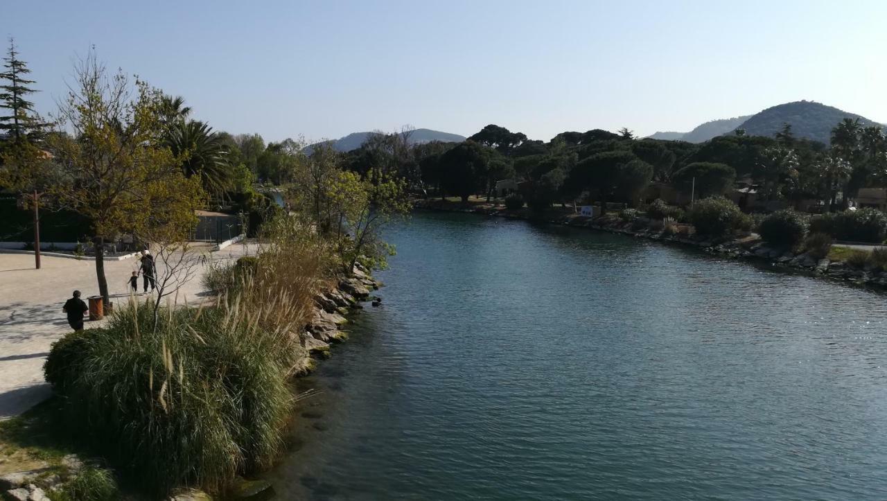 Home Tranquille Dans La Cite Du Mimosa - 2 Etoiles - Axelle Loc'Appart ماندوليو لا نابول المظهر الخارجي الصورة